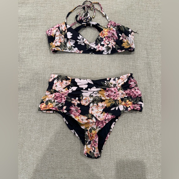 Bikini set - Vitamin A Ambrosia High Waisted Bottom and Bikini Top (Large) - Picture 3 of 6